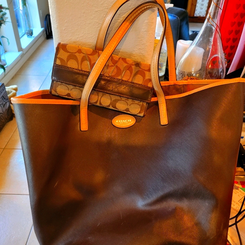 Tote & wallet, great for travel!
